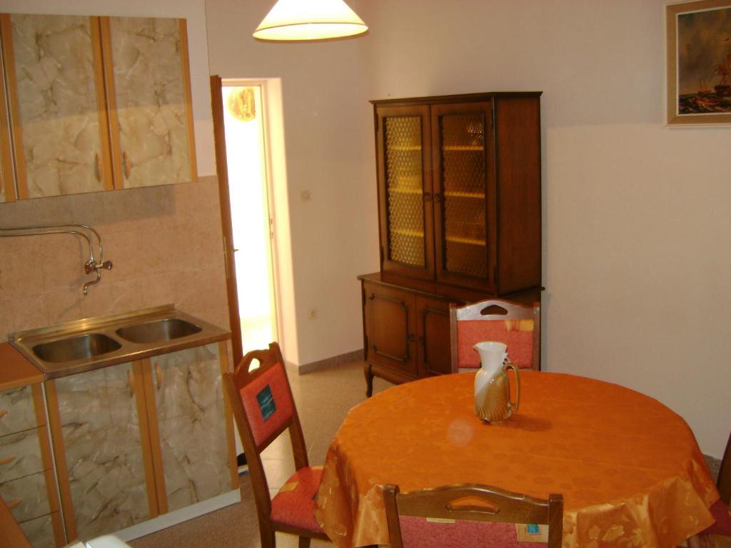 Apartments Mila Bol Cameră foto
