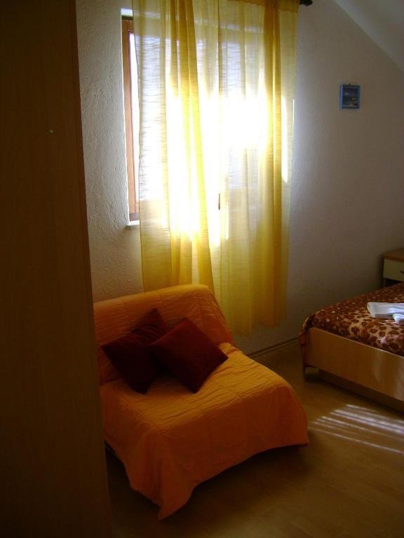 Apartments Mila Bol Cameră foto