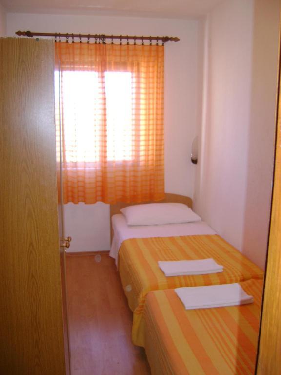 Apartments Mila Bol Cameră foto