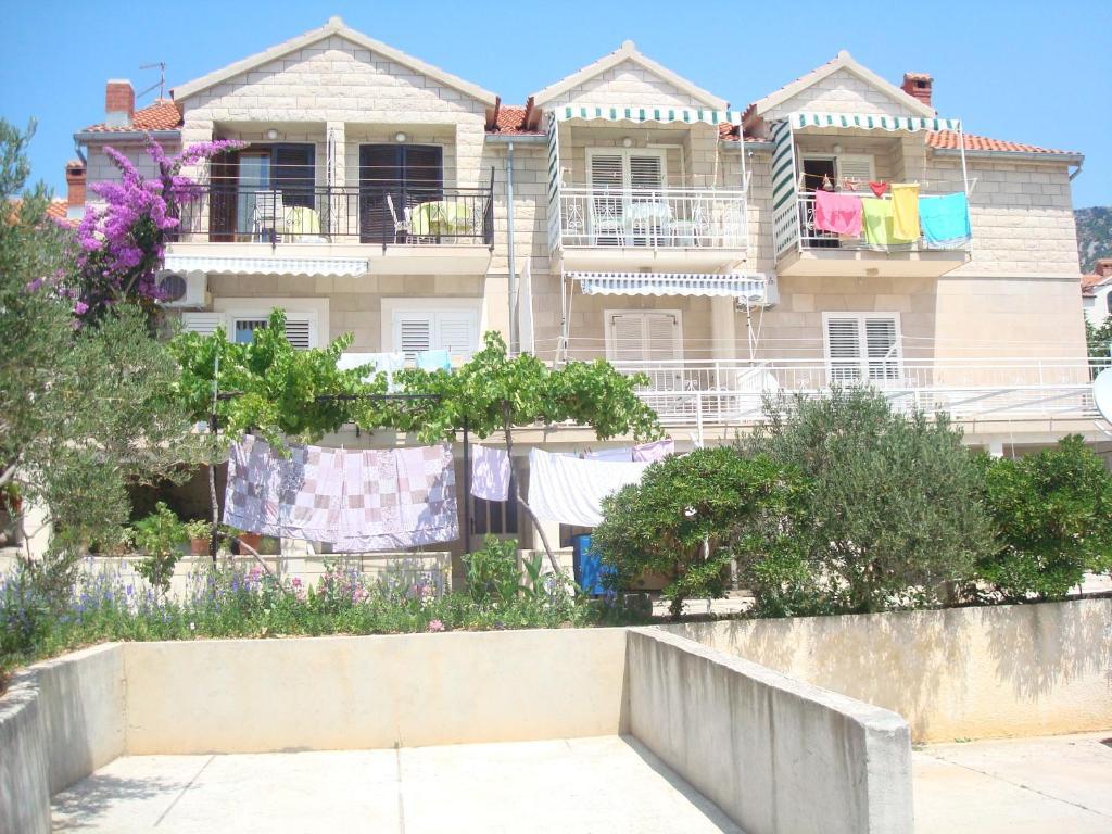 Apartments Mila Bol Cameră foto
