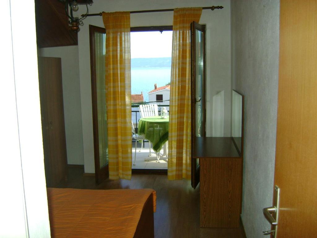 Apartments Mila Bol Cameră foto