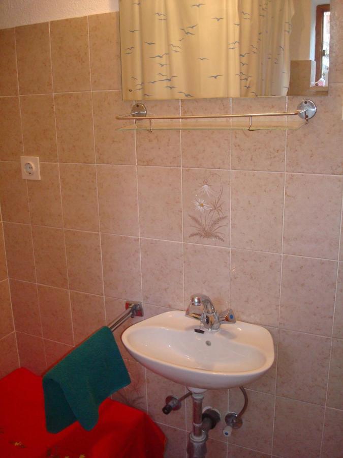 Apartments Mila Bol Cameră foto